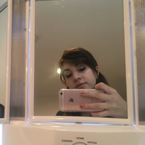 Meet your Posher, Caroline